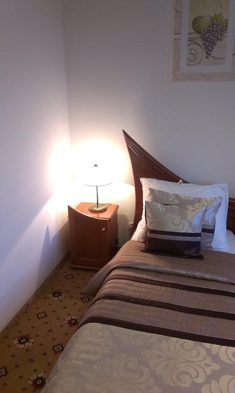 Hotel Bristol Tarnow Room photo